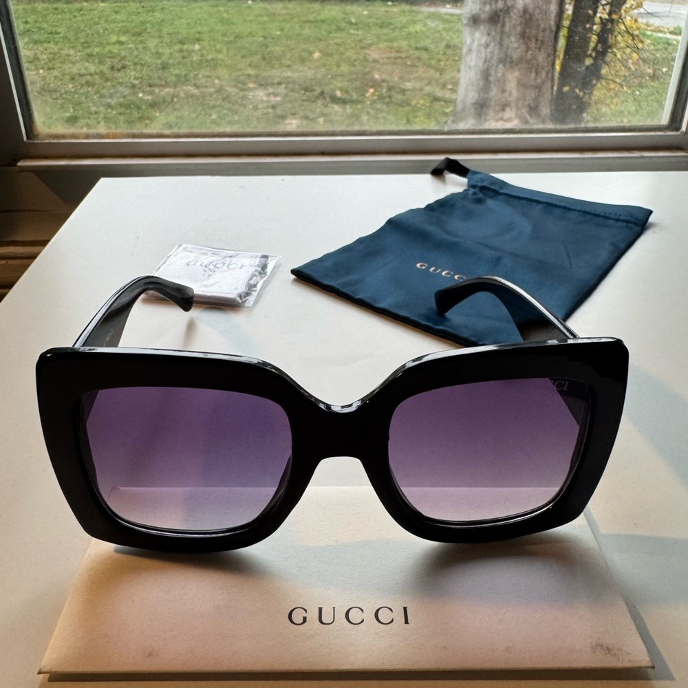 Gucci Black and Purple Sunglasses